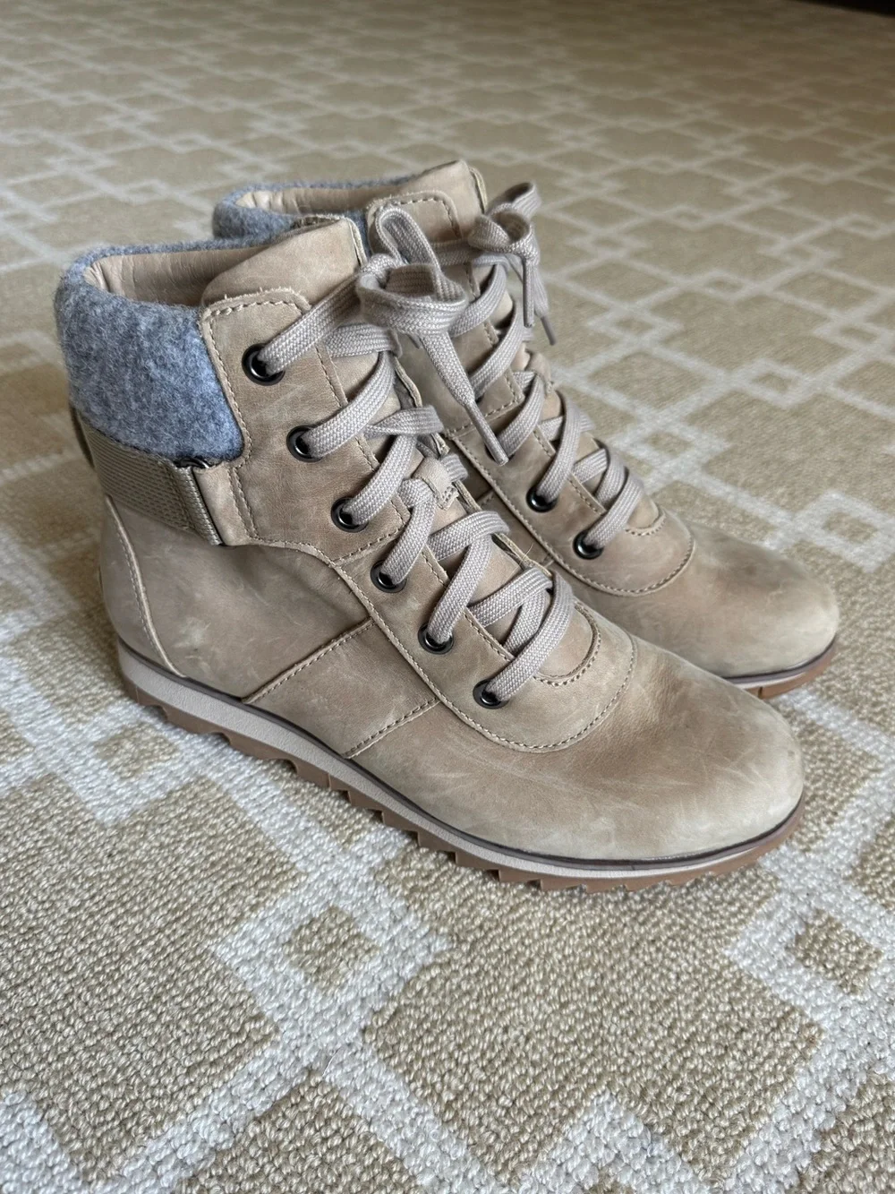 Sorel Harlow Conquest Waterproof Leather Ankle Boots Taupe Beige Gray 8.5